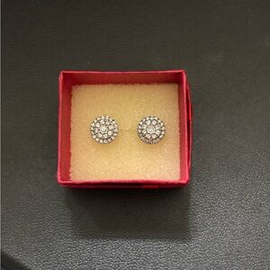 1 CTTW Silver Stud Earrings